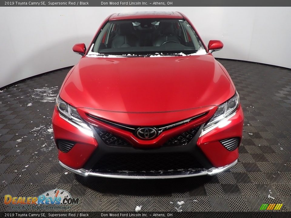 2019 Toyota Camry SE Supersonic Red / Black Photo #6
