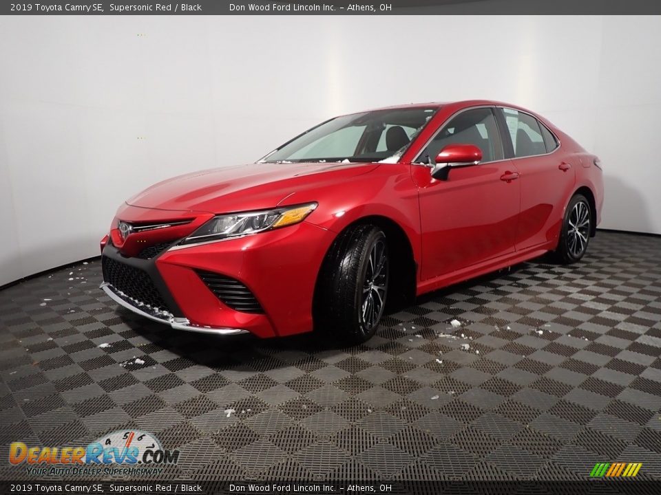 2019 Toyota Camry SE Supersonic Red / Black Photo #9