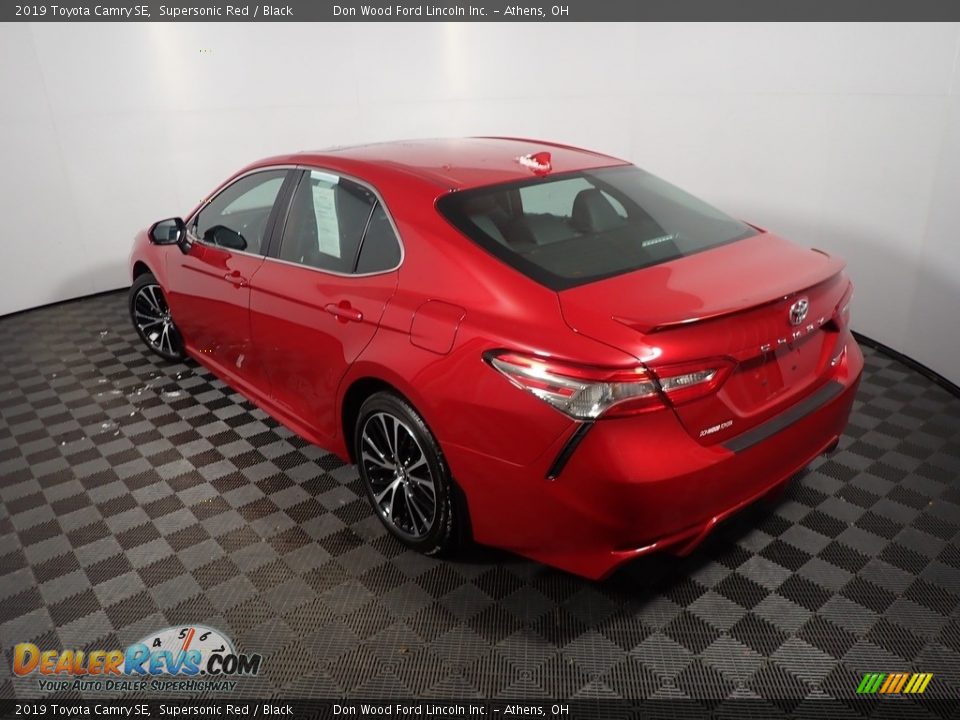 2019 Toyota Camry SE Supersonic Red / Black Photo #13