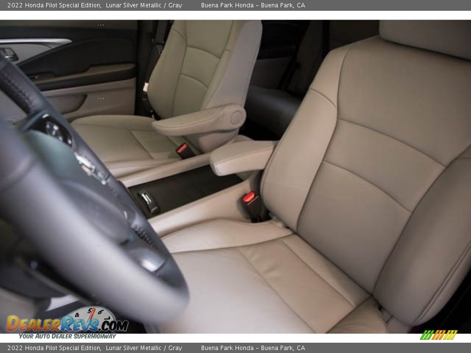 Front Seat of 2022 Honda Pilot Special Edition Photo #24