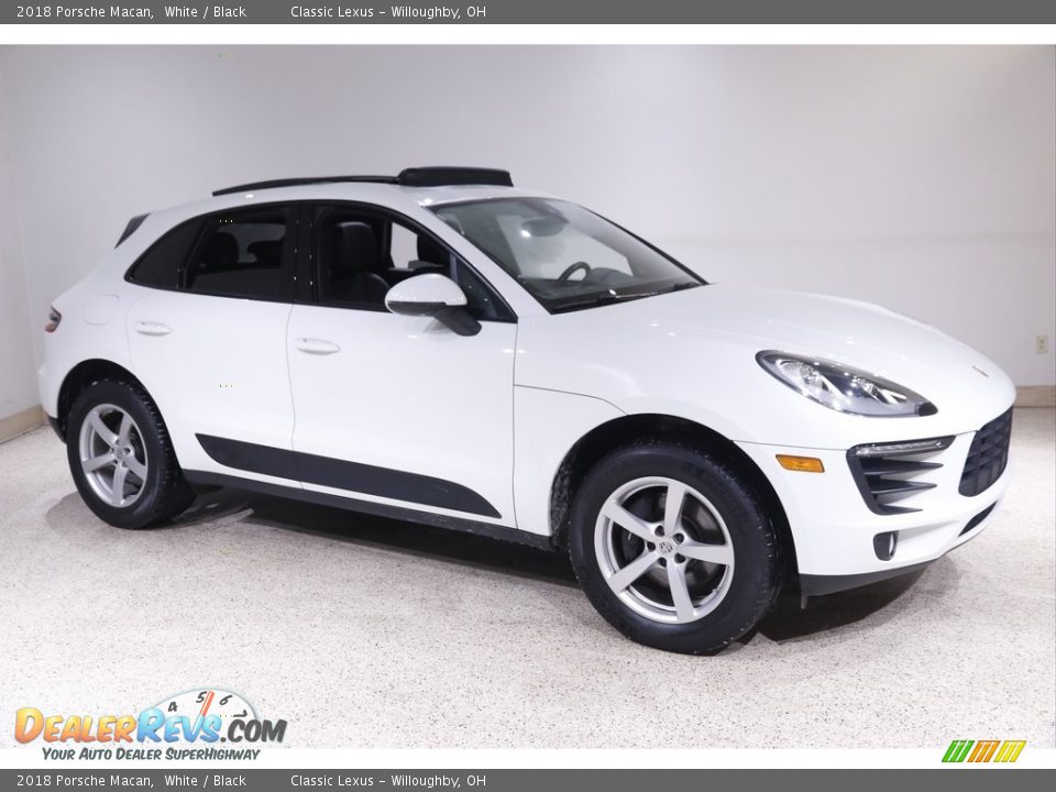 2018 Porsche Macan White / Black Photo #1