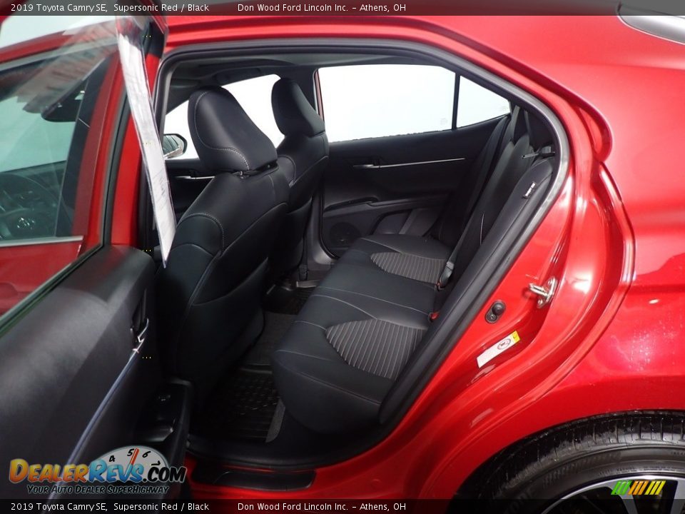 2019 Toyota Camry SE Supersonic Red / Black Photo #36