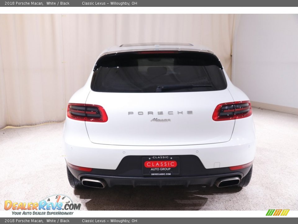 2018 Porsche Macan White / Black Photo #21