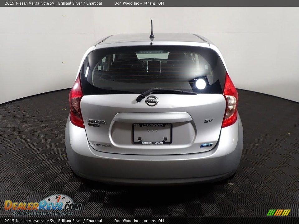 2015 Nissan Versa Note SV Brilliant Silver / Charcoal Photo #12