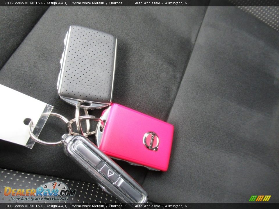2019 Volvo XC40 T5 R-Design AWD Crystal White Metallic / Charcoal Photo #20
