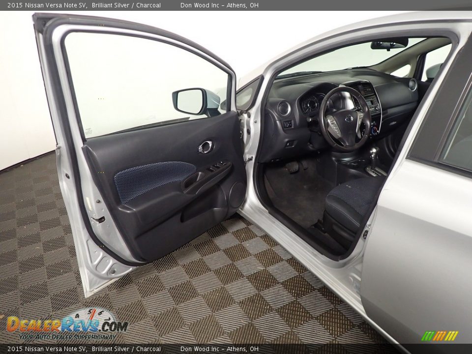 2015 Nissan Versa Note SV Brilliant Silver / Charcoal Photo #19