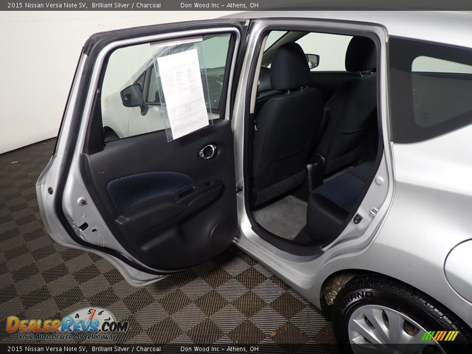 2015 Nissan Versa Note SV Brilliant Silver / Charcoal Photo #32