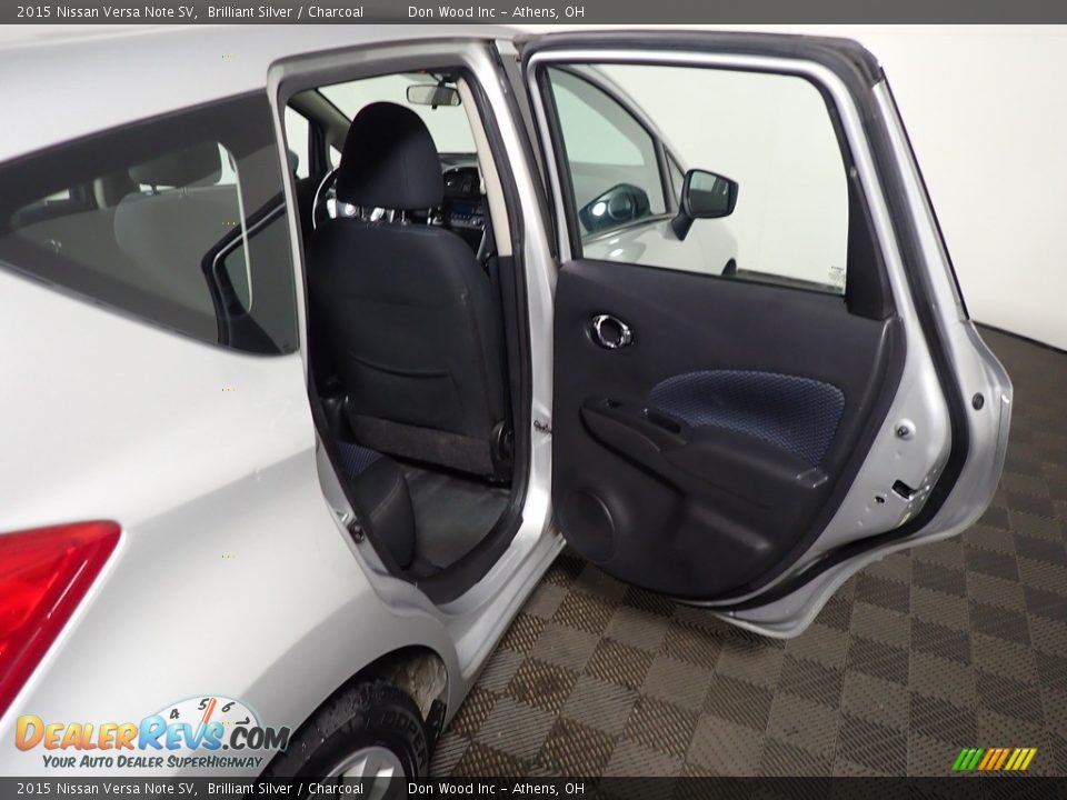 2015 Nissan Versa Note SV Brilliant Silver / Charcoal Photo #34