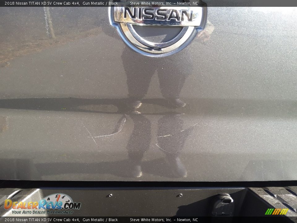 2018 Nissan TITAN XD SV Crew Cab 4x4 Gun Metallic / Black Photo #10