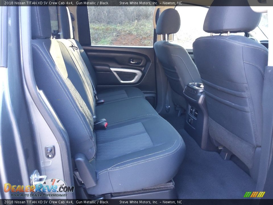 2018 Nissan TITAN XD SV Crew Cab 4x4 Gun Metallic / Black Photo #17
