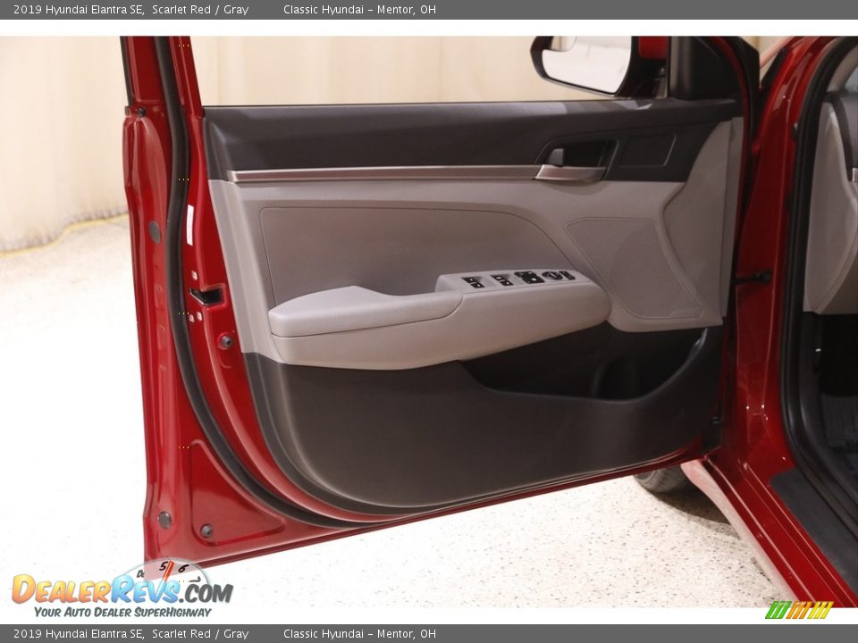 2019 Hyundai Elantra SE Scarlet Red / Gray Photo #4