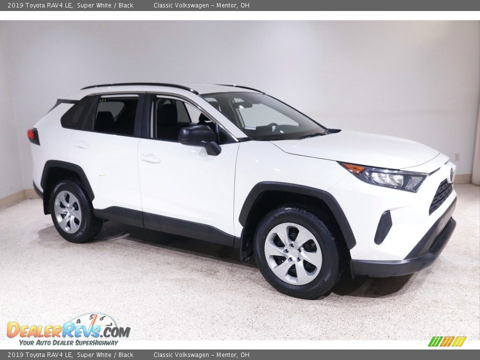 2019 Toyota RAV4 LE Super White / Black Photo #1