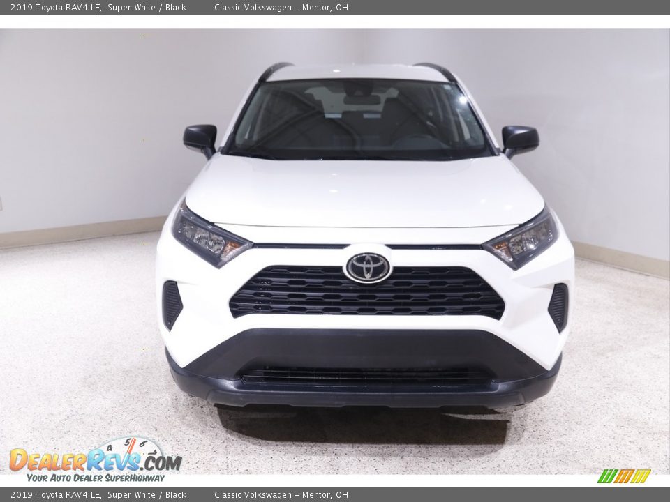 2019 Toyota RAV4 LE Super White / Black Photo #2