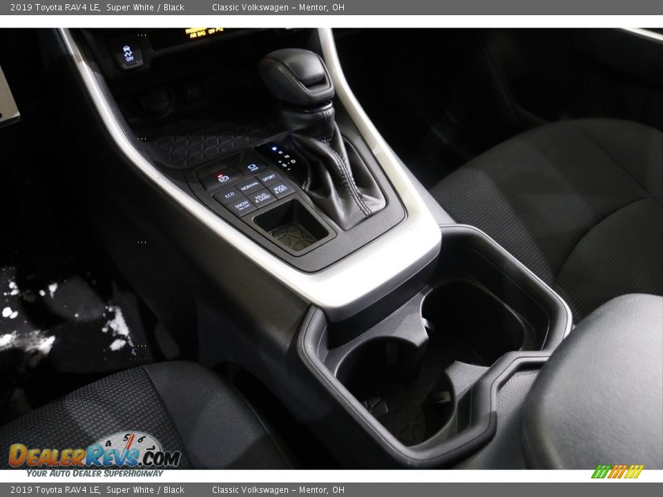 2019 Toyota RAV4 LE Super White / Black Photo #12