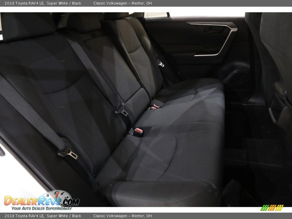 2019 Toyota RAV4 LE Super White / Black Photo #15