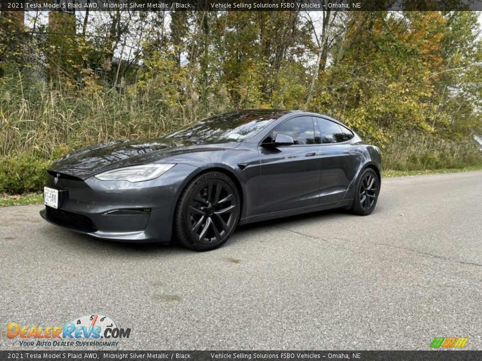 Front 3/4 View of 2021 Tesla Model S Plaid AWD Photo #1