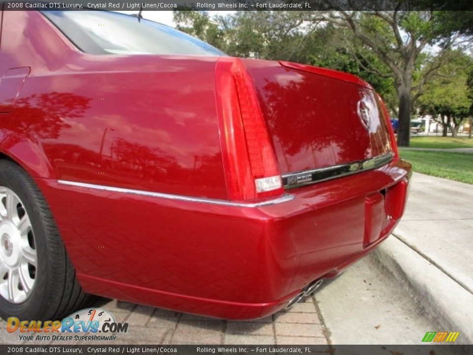 2008 Cadillac DTS Luxury Crystal Red / Light Linen/Cocoa Photo #32