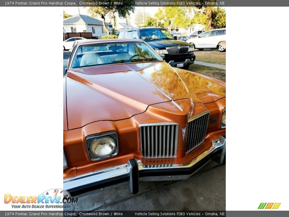 1974 Pontiac Grand Prix Hardtop Coupe Crestwood Brown / White Photo #3