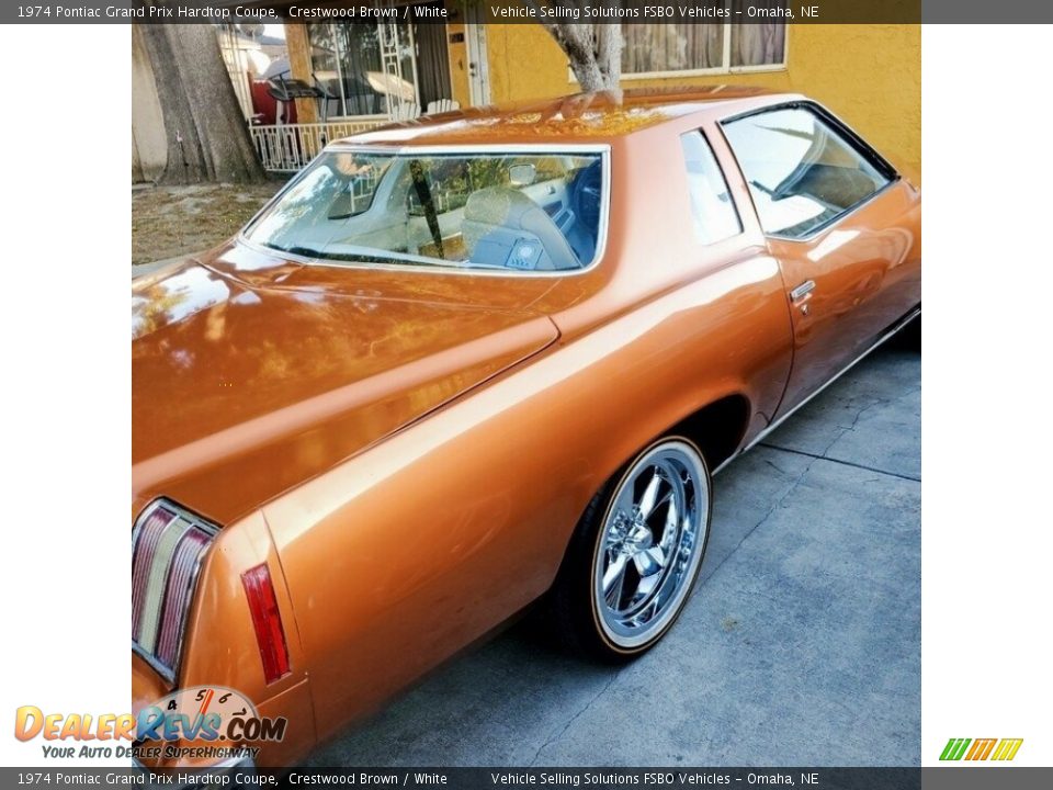 1974 Pontiac Grand Prix Hardtop Coupe Crestwood Brown / White Photo #4