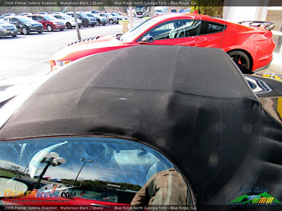 2006 Pontiac Solstice Roadster Mysterious Black / Ebony Photo #12