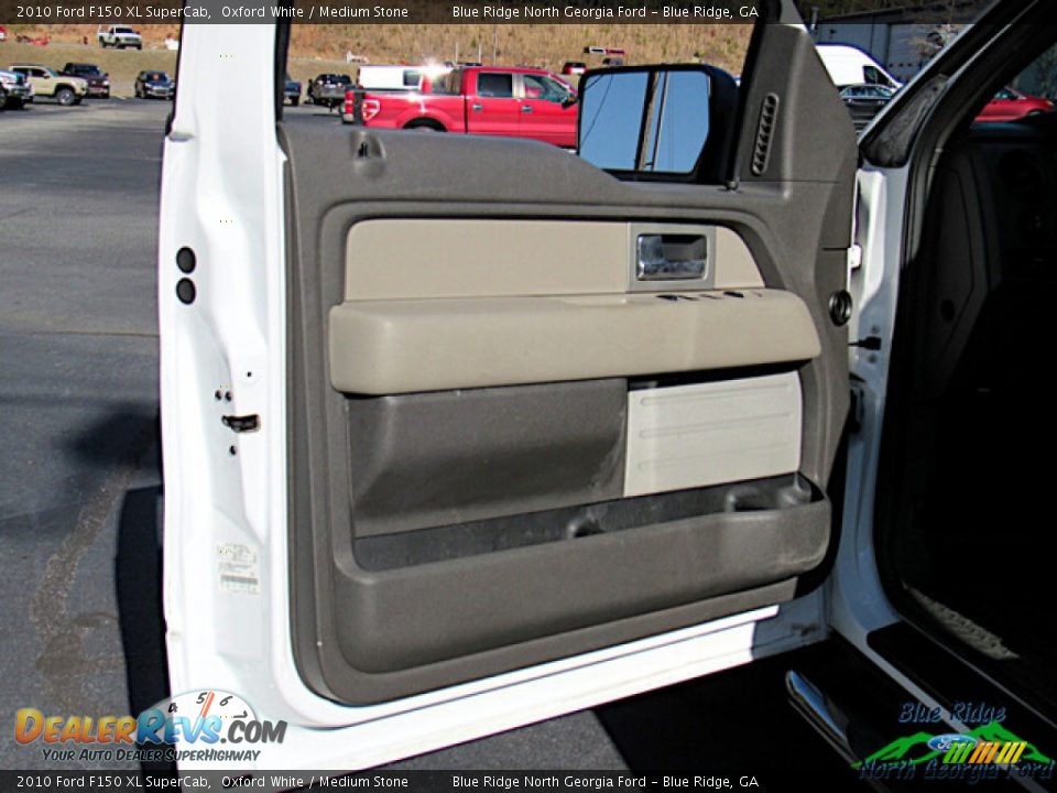 2010 Ford F150 XL SuperCab Oxford White / Medium Stone Photo #10