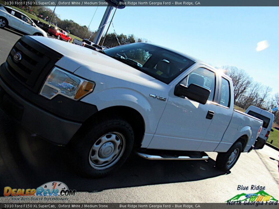 2010 Ford F150 XL SuperCab Oxford White / Medium Stone Photo #22