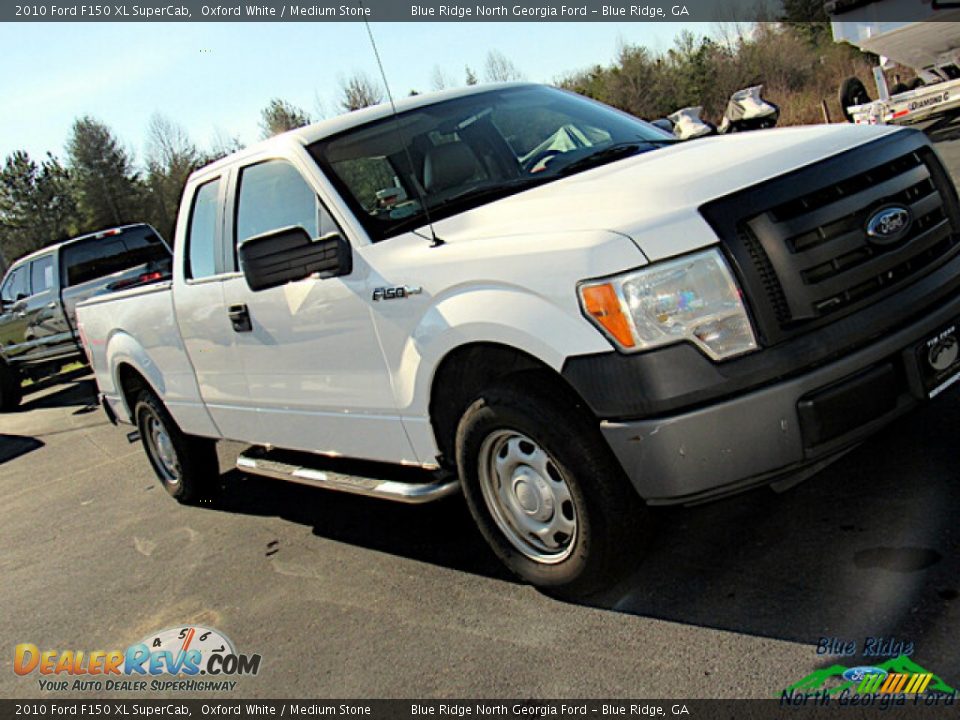 2010 Ford F150 XL SuperCab Oxford White / Medium Stone Photo #23