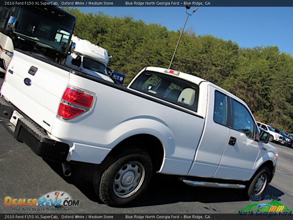 2010 Ford F150 XL SuperCab Oxford White / Medium Stone Photo #24