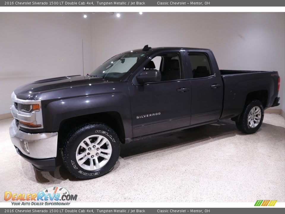 Front 3/4 View of 2016 Chevrolet Silverado 1500 LT Double Cab 4x4 Photo #3