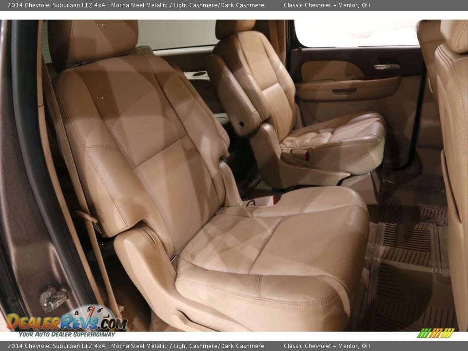 2014 Chevrolet Suburban LTZ 4x4 Mocha Steel Metallic / Light Cashmere/Dark Cashmere Photo #17