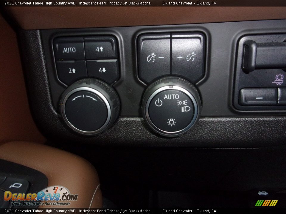 2021 Chevrolet Tahoe High Country 4WD Iridescent Pearl Tricoat / Jet Black/Mocha Photo #33