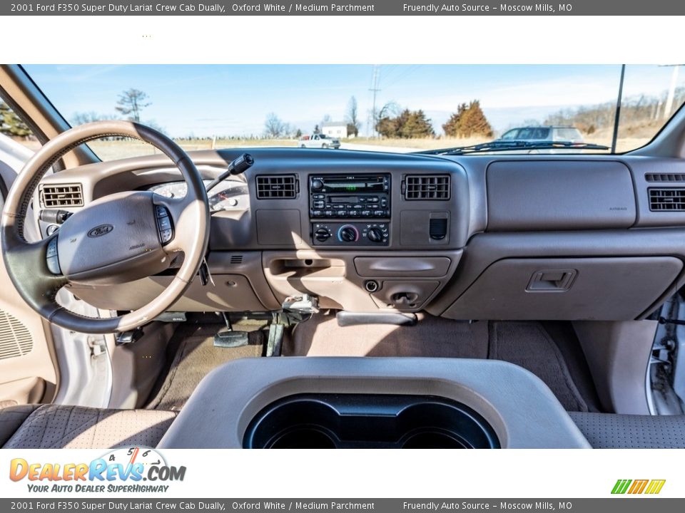 Dashboard of 2001 Ford F350 Super Duty Lariat Crew Cab Dually Photo #26