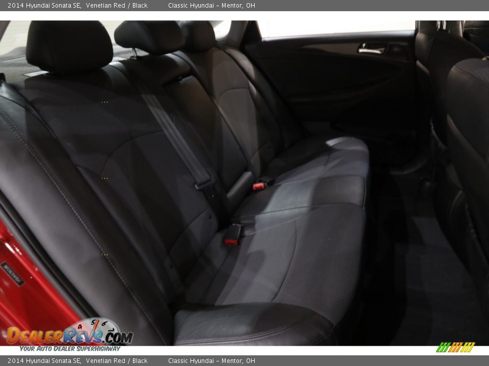 2014 Hyundai Sonata SE Venetian Red / Black Photo #17