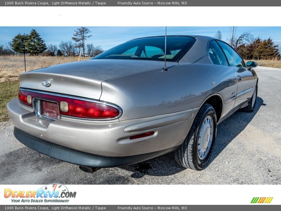 1996 Buick Riviera Coupe Light Driftwood Metallic / Taupe Photo #4