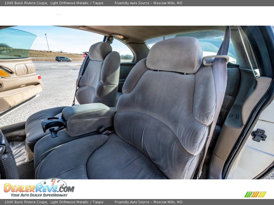 1996 Buick Riviera Coupe Light Driftwood Metallic / Taupe Photo #17