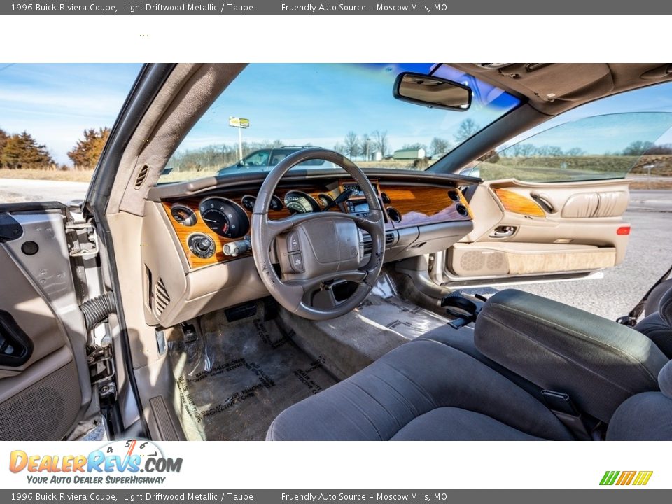 Taupe Interior - 1996 Buick Riviera Coupe Photo #19