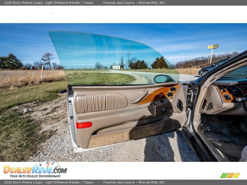 1996 Buick Riviera Coupe Light Driftwood Metallic / Taupe Photo #20