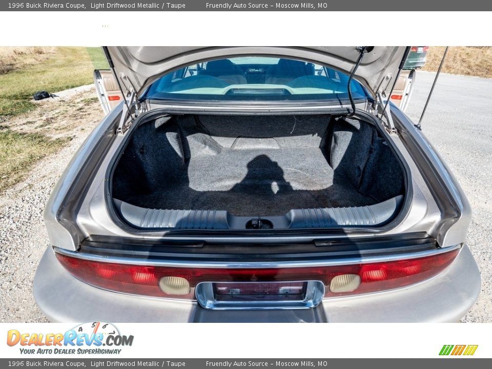 1996 Buick Riviera Coupe Light Driftwood Metallic / Taupe Photo #22