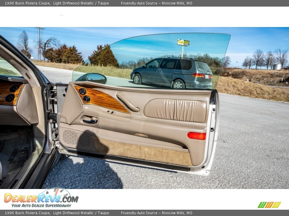 1996 Buick Riviera Coupe Light Driftwood Metallic / Taupe Photo #23