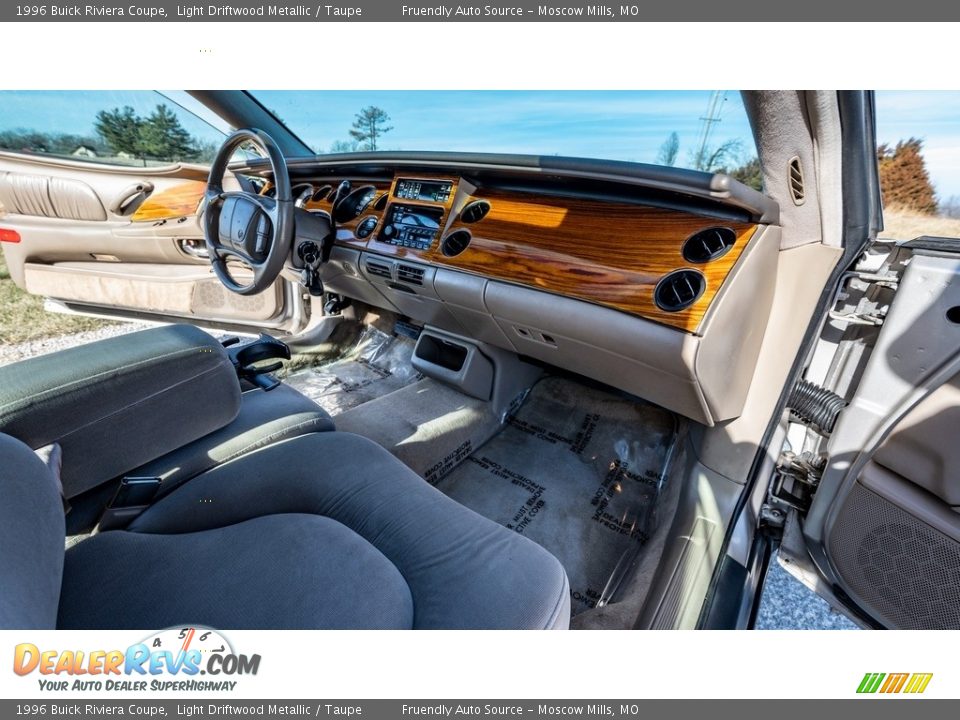 1996 Buick Riviera Coupe Light Driftwood Metallic / Taupe Photo #24