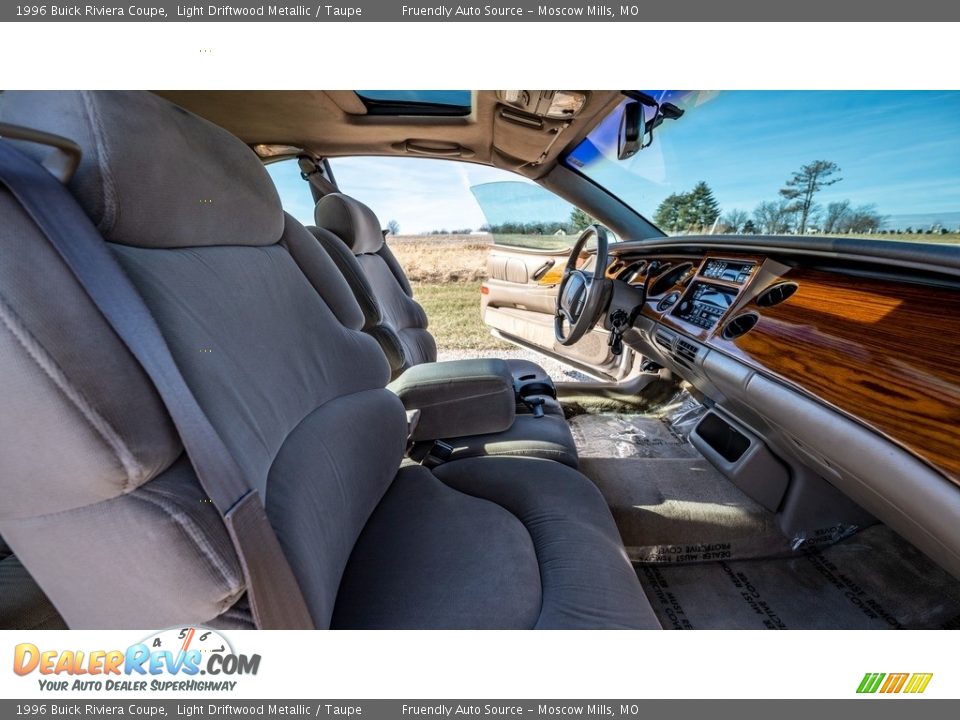 1996 Buick Riviera Coupe Light Driftwood Metallic / Taupe Photo #25