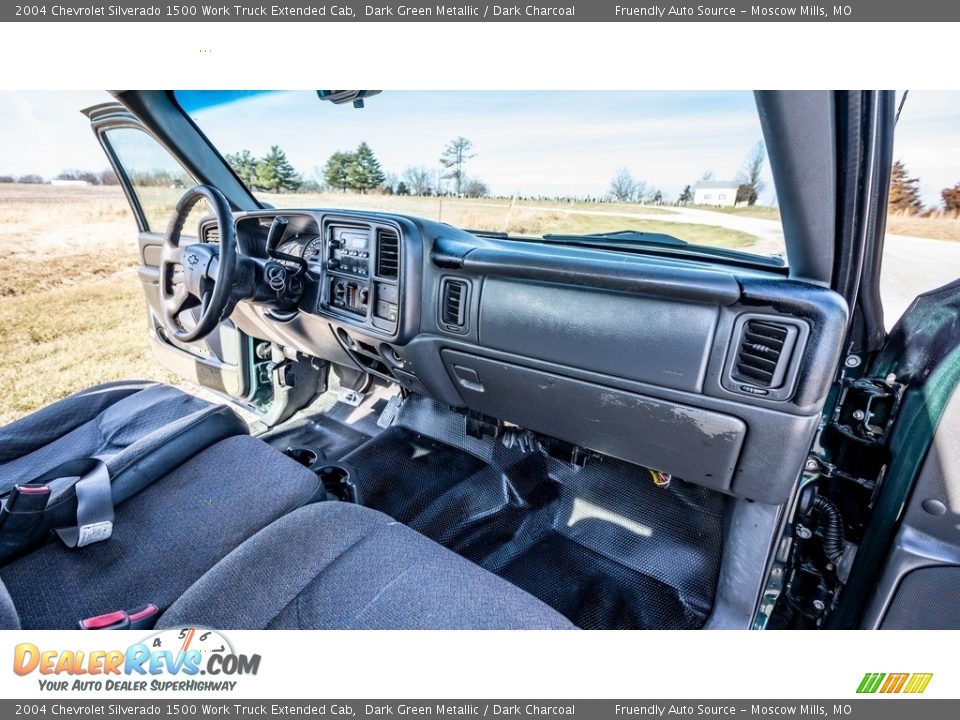 2004 Chevrolet Silverado 1500 Work Truck Extended Cab Dark Green Metallic / Dark Charcoal Photo #23