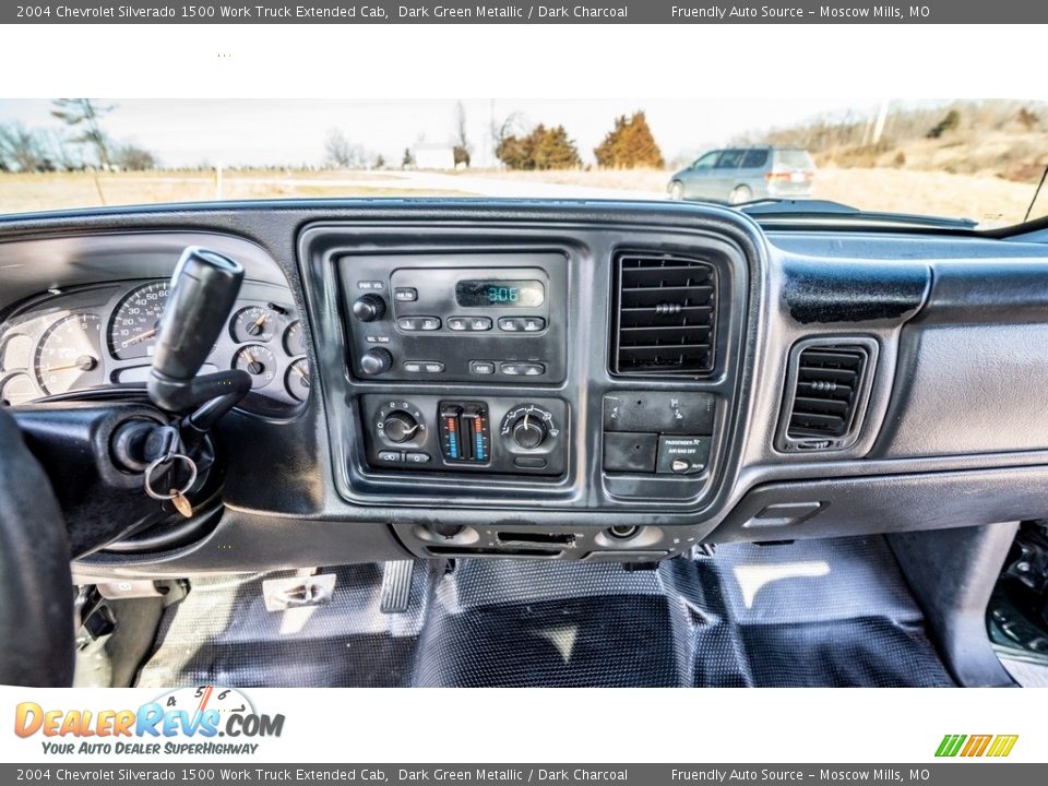 2004 Chevrolet Silverado 1500 Work Truck Extended Cab Dark Green Metallic / Dark Charcoal Photo #25