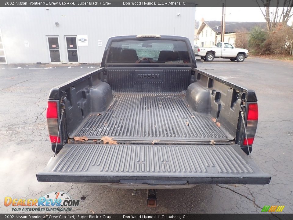 2002 Nissan Frontier XE Crew Cab 4x4 Super Black / Gray Photo #10