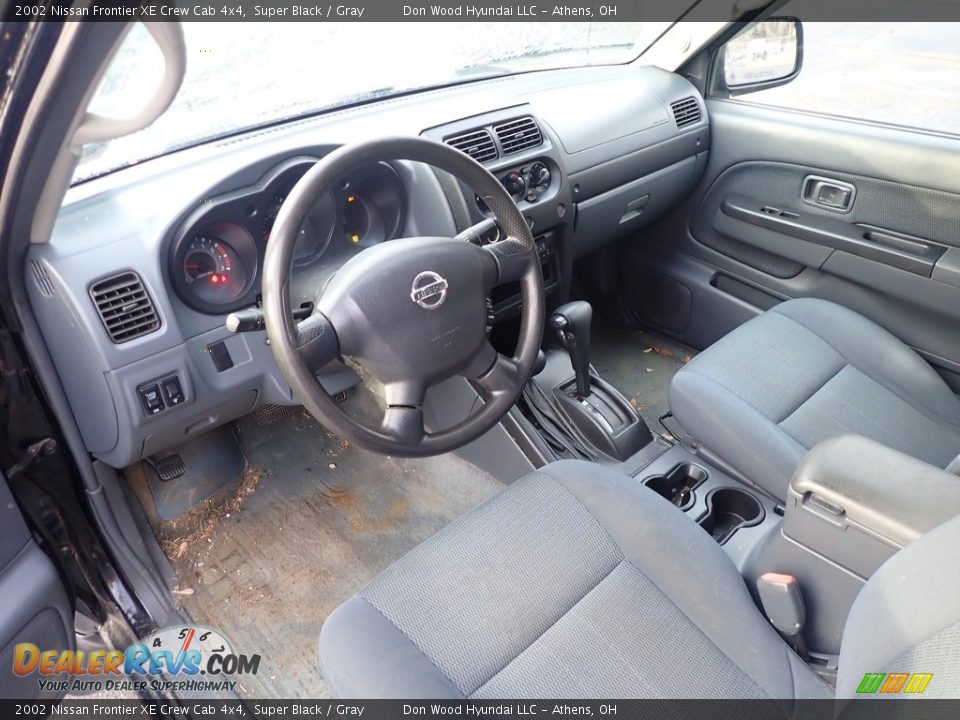 Gray Interior - 2002 Nissan Frontier XE Crew Cab 4x4 Photo #12