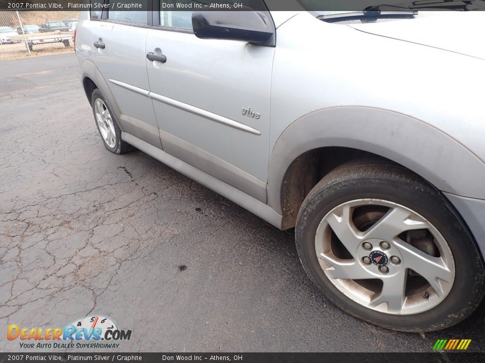 2007 Pontiac Vibe Platinum Silver / Graphite Photo #3