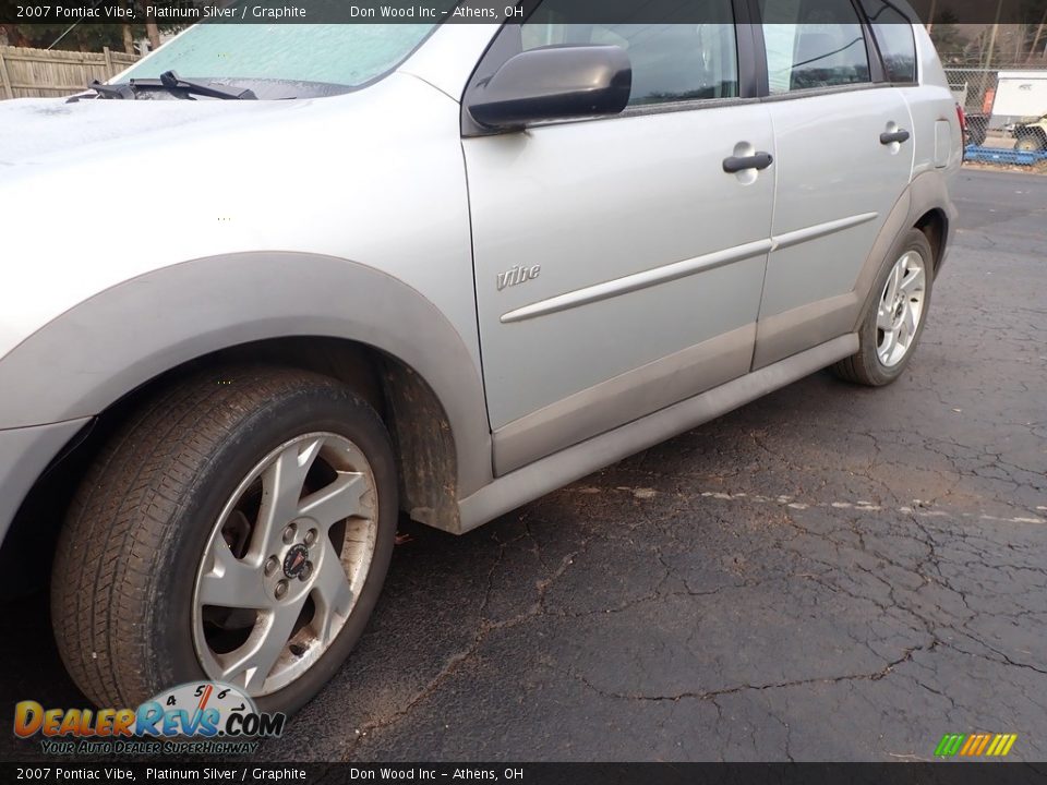 2007 Pontiac Vibe Platinum Silver / Graphite Photo #8