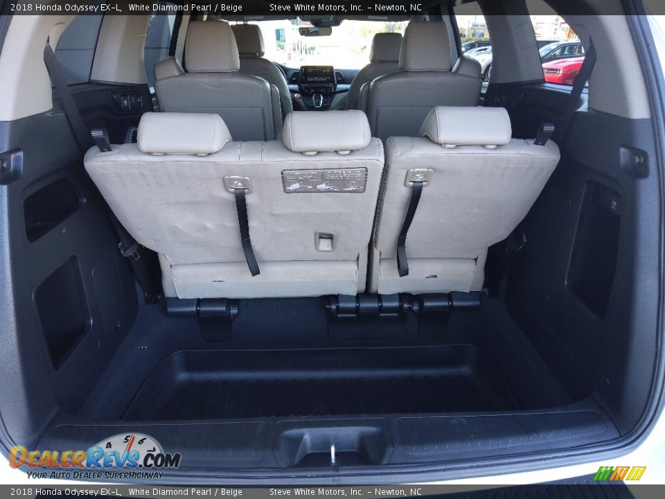 2018 Honda Odyssey EX-L White Diamond Pearl / Beige Photo #17