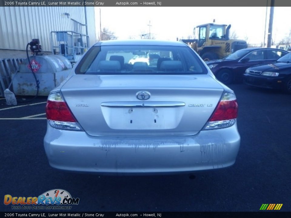 2006 Toyota Camry LE Lunar Mist Metallic / Stone Gray Photo #5