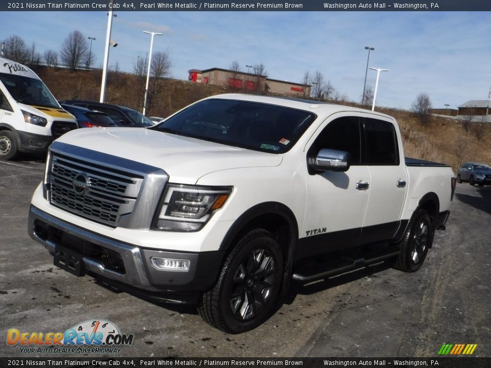 Front 3/4 View of 2021 Nissan Titan Platinum Crew Cab 4x4 Photo #6